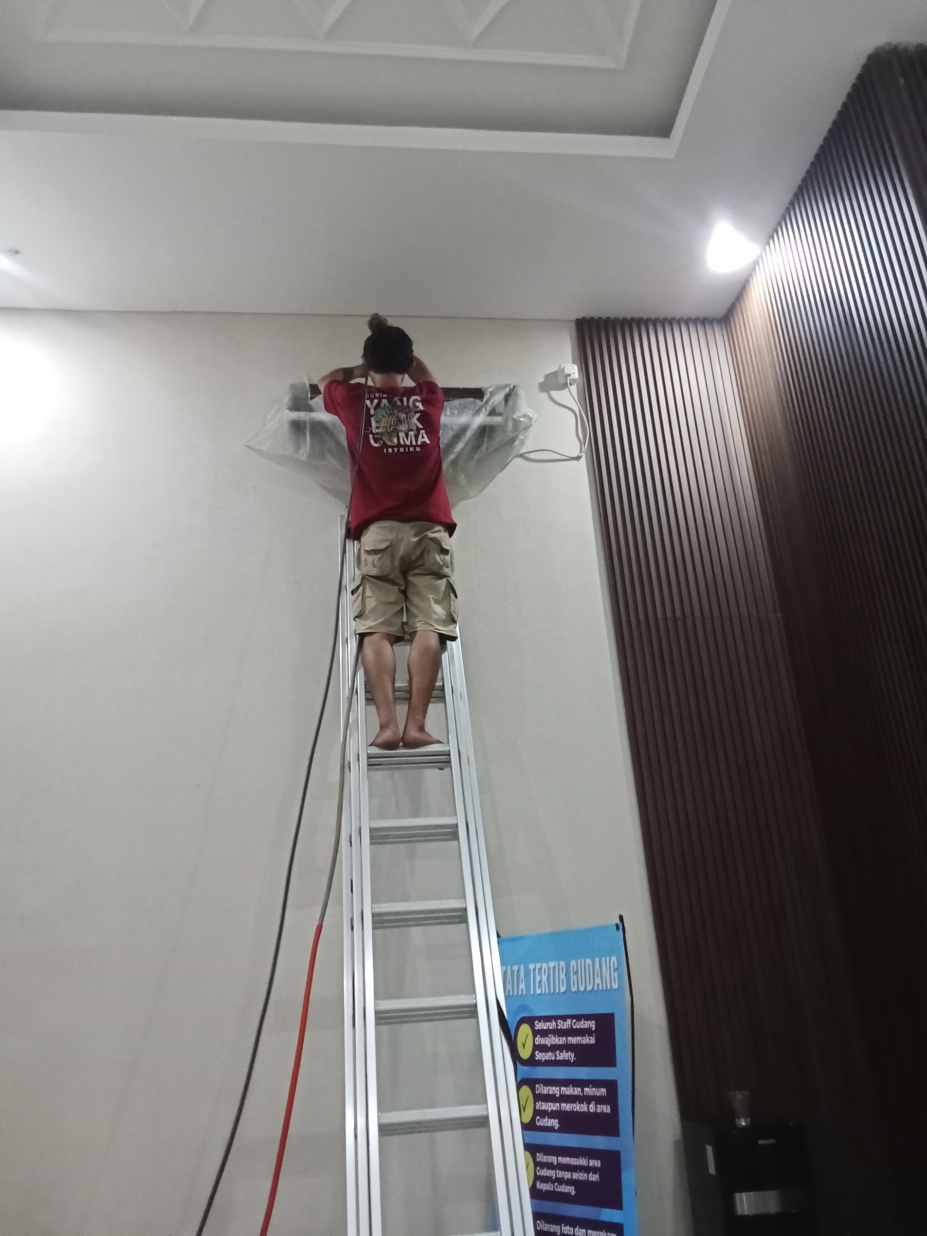 Service AC di Gudang dekat kawasan Industri